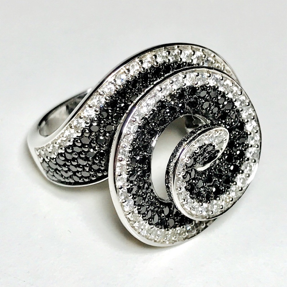 ⭐️HOST PICK⭐️ MACYS Black & White Diamonds 14KT Gold Spiral Ring - Picture 3 of 12